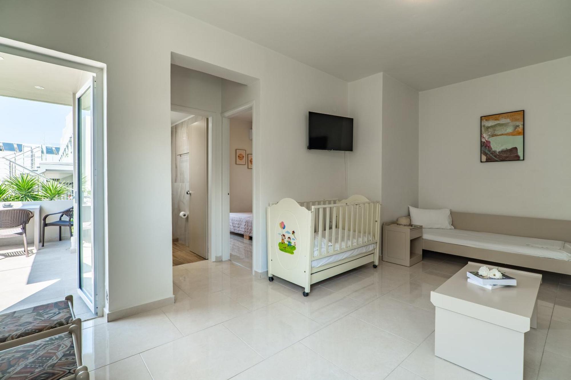Manos Beachside Apartments Agia Marina  Room photo